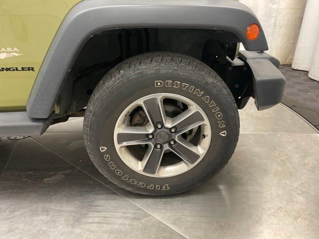 Used 2013 Jeep Wrangler Sahara w/ Connectivity Group AWD/4WD image 9