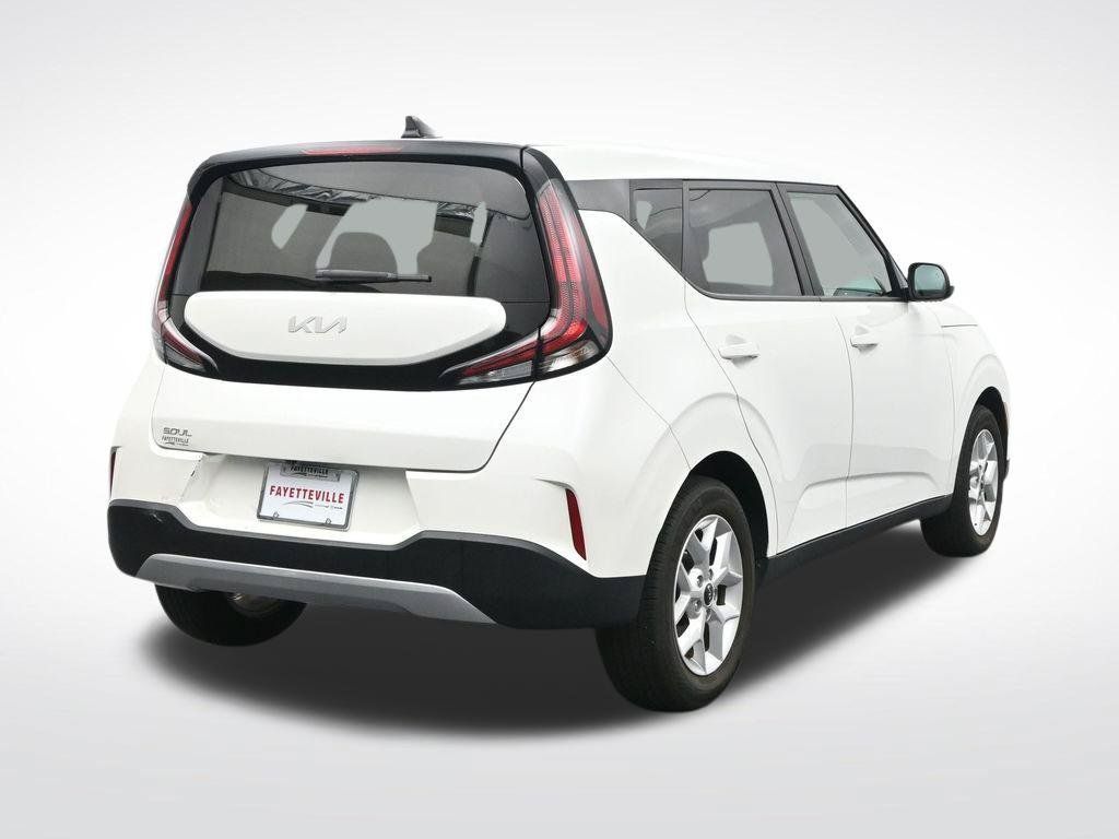 Used 2023 Kia Soul LX w/ Option Group 015 FWD image 6