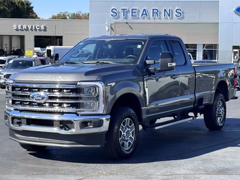 Used 2024 Ford F250 Lariat image 2