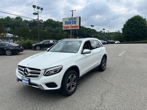 Used 2018 Mercedes-Benz GLC 300 4MATIC image 1