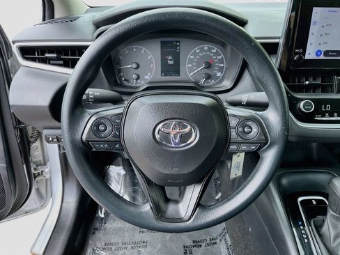 Used 2024 Toyota Corolla LE FWD image 11