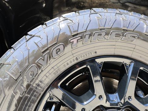 Used 2018 Toyota Tundra Platinum image 30