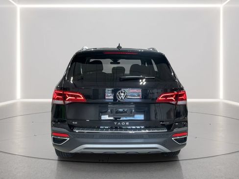 Certified 2023 Volkswagen Taos SE w/ Panoramic Sunroof Package AWD/4WD image 4