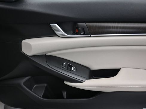 Used 2018 Honda Accord EX-L image 44
