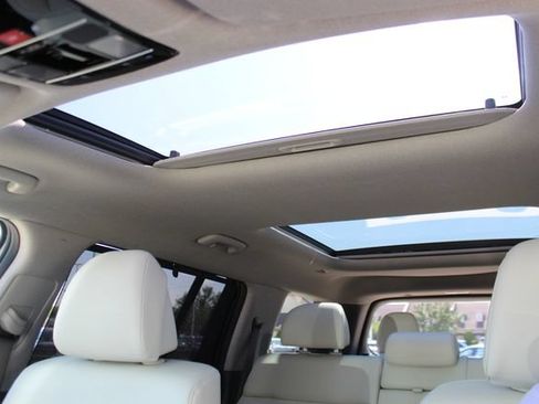 Used 2025 Hyundai Santa Fe Limited AWD/4WD image 27