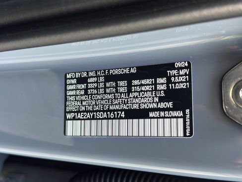 Used 2025 Porsche Cayenne E-Hybrid w/ Premium Package Plus AWD/4WD image 54