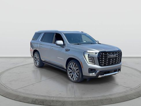 Used 2025 GMC Yukon Denali Ultimate AWD/4WD image 2