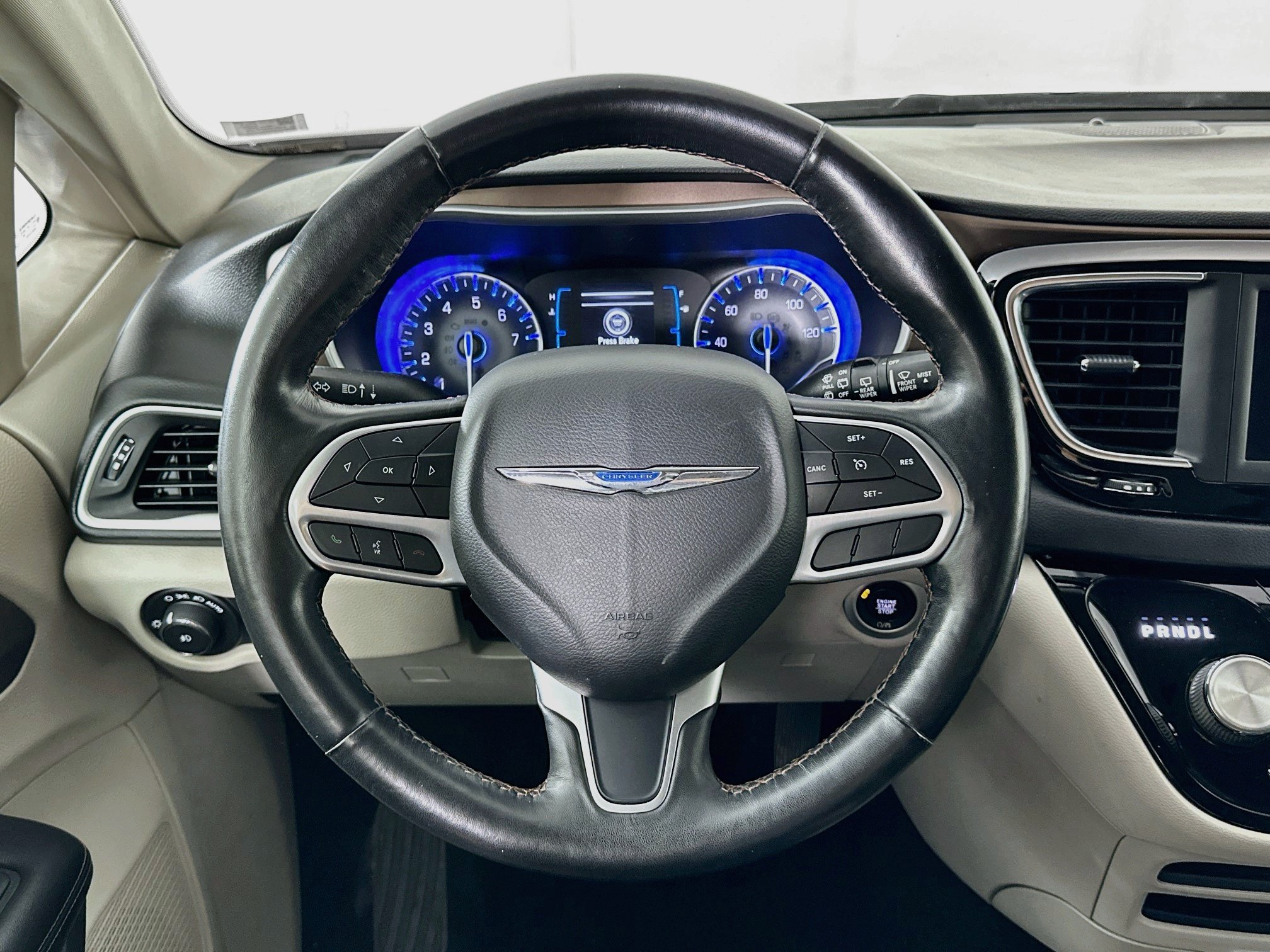 Used 2019 Chrysler Pacifica Touring-L FWD image 18