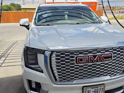 Used 2022 GMC Yukon Denali AWD/4WD image 1