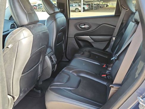 Used 2021 Jeep Cherokee Latitude Plus FWD image 16