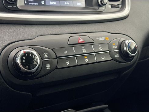 Used 2019 Kia Sorento L image 24