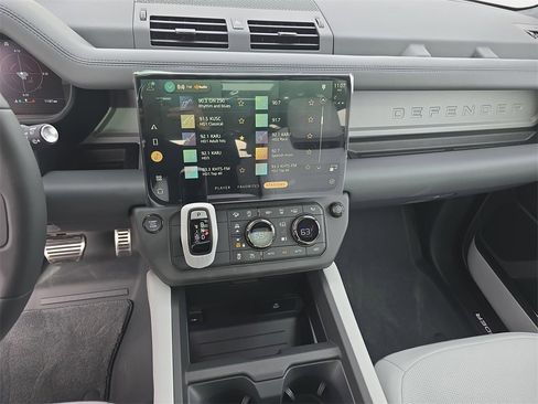 New 2026 Land Rover Defender 110 OCTA image 20