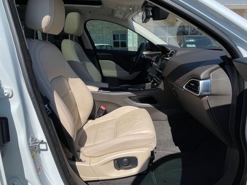 Used 2018 Jaguar F-PACE Prestige AWD/4WD image 32