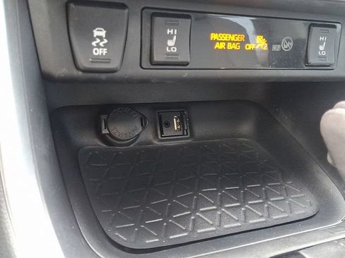 Used 2019 Toyota RAV4 XLE Premium w/ Cold Weather Package AWD/4WD image 25