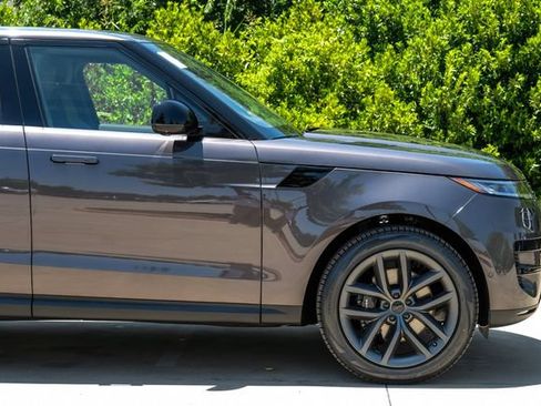 New 2026 Land Rover Range Rover Sport SE AWD/4WD image 10