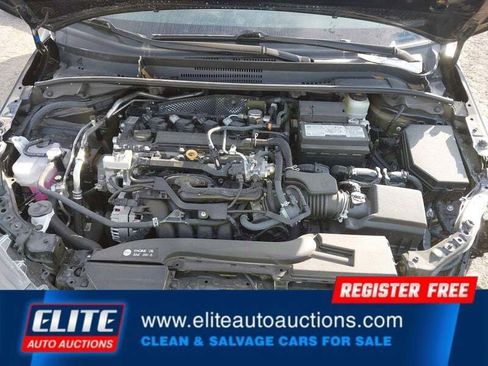 Used 2025 Toyota Corolla LE image 19