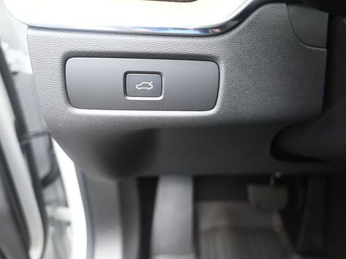 Used 2026 Volvo XC60 B5 Ultra w/ Protection Package Premier image 16