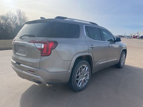 Used 2022 GMC Acadia Denali w/ Denali Ultimate Package image 3