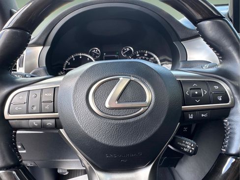 Used 2022 Lexus GX 460 Luxury w/ Sport Design Package AWD/4WD image 20