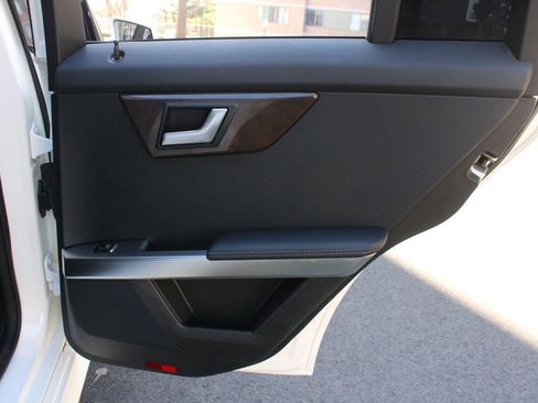 Used 2015 Mercedes-Benz GLK 350 4MATIC w/ Premium 1 Package image 25