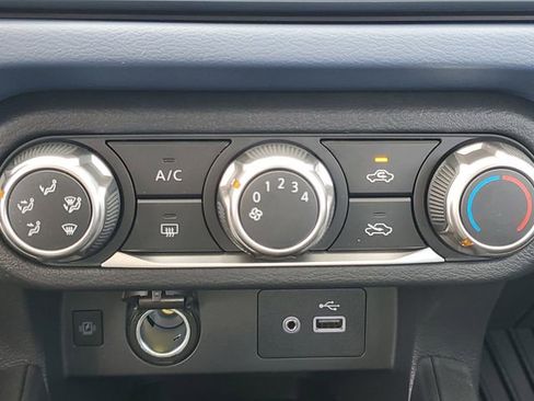 New 2025 Nissan Versa SV w/ Trunk Package image 19