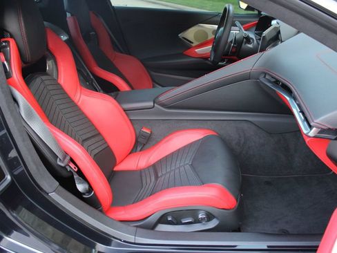 Used 2024 Chevrolet Corvette Stingray Premium Conv w/ Z51 Performance Package RWD image 24
