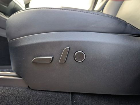 Used 2024 Tesla Model Y Long Range AWD/4WD image 16