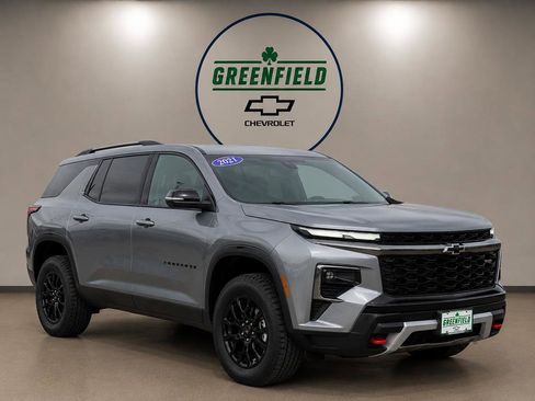 Used 2025 Chevrolet Traverse Z71 AWD/4WD image 1