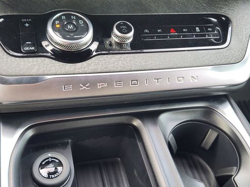 New 2026 Ford Expedition Tremor image 19
