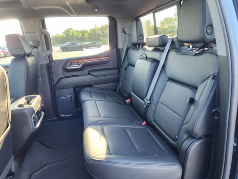 Used 2022 GMC Sierra 1500 Denali AWD/4WD image 12