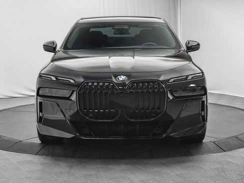 Used 2024 BMW 760i xDrive 760i xDrive image 2