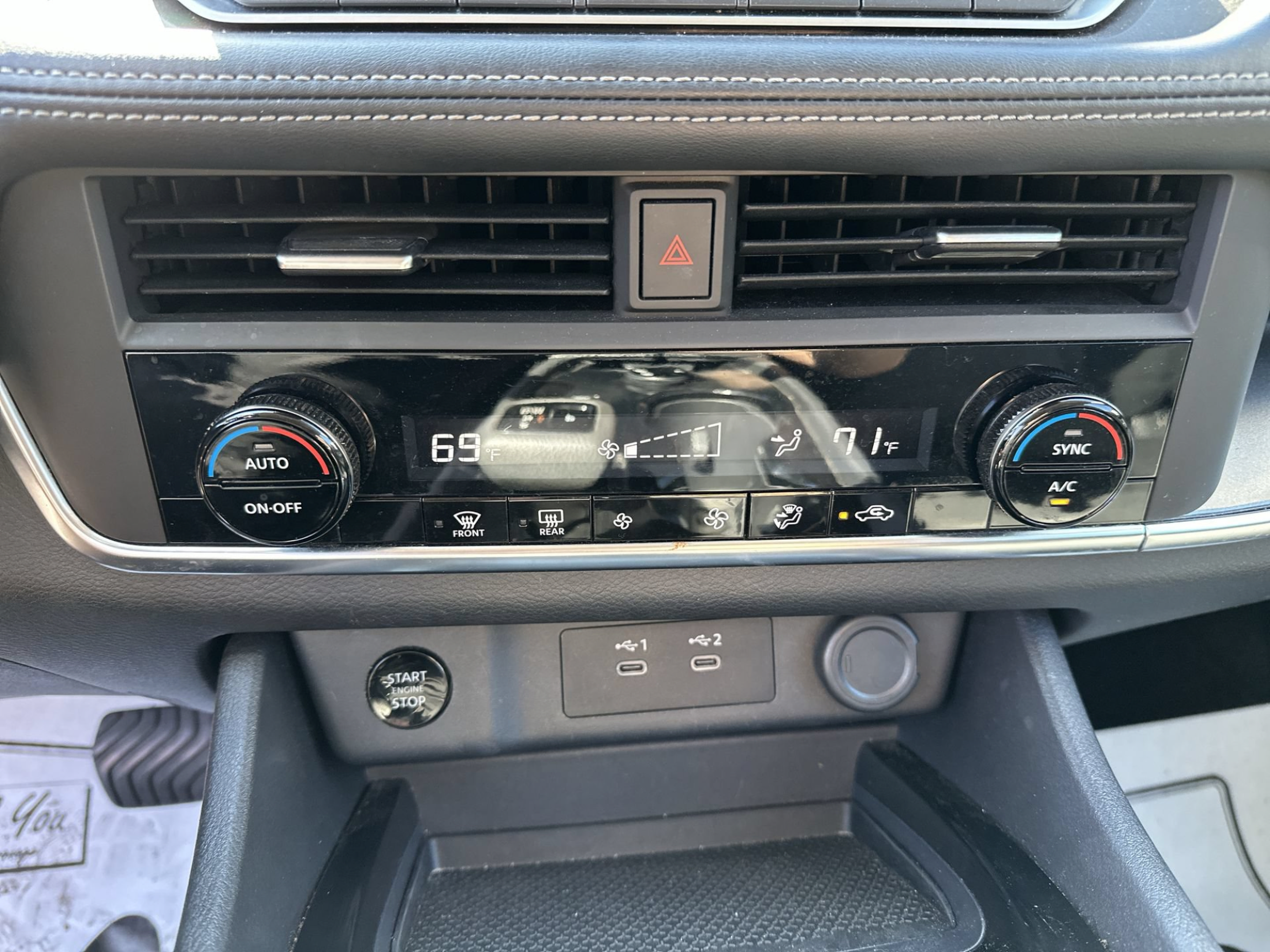 Used 2024 Nissan Rogue SV AWD/4WD image 16