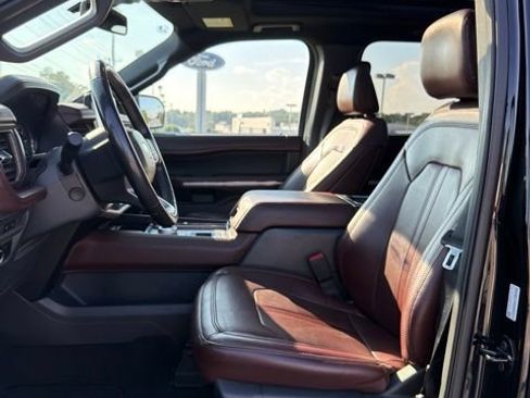 Used 2024 Ford Expedition Limited RWD image 10
