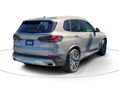 Certified 2024 BMW X5 sDrive40i w/ Premium Package RWD image 4