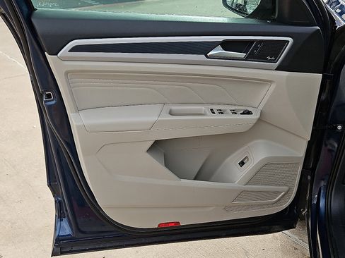 Certified 2023 Volkswagen Atlas SEL Premium image 13