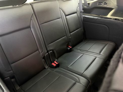 Used 2021 GMC Yukon XL Denali w/ Denali Premium Package image 16