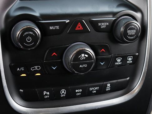 Used 2019 Dodge Durango SXT image 28