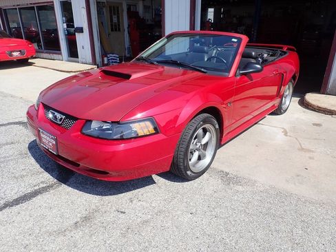 Used 2001 Ford Mustang GT RWD image 2