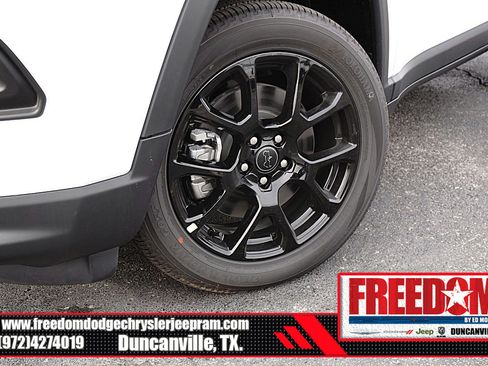 New 2026 Jeep Compass Latitude image 9