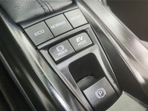 Used 2025 Toyota Camry LE image 30