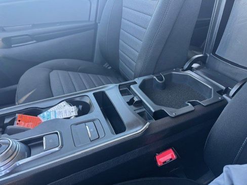 Used 2021 Ford Edge SE image 20