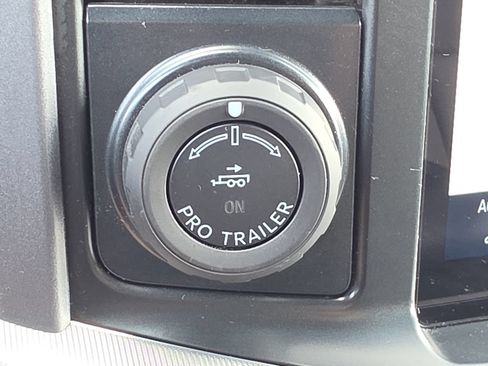 Used 2025 Ford F150 Lariat w/ Equipment Group 501A Mid AWD/4WD image 27