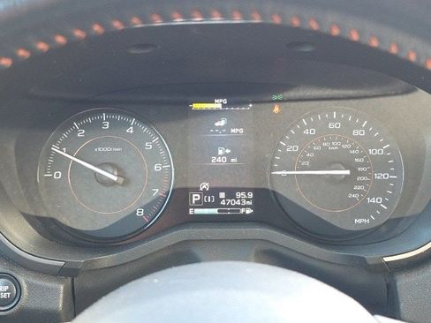 Used 2021 Subaru Crosstrek 2.0i Premium w/ Moonroof Package image 13