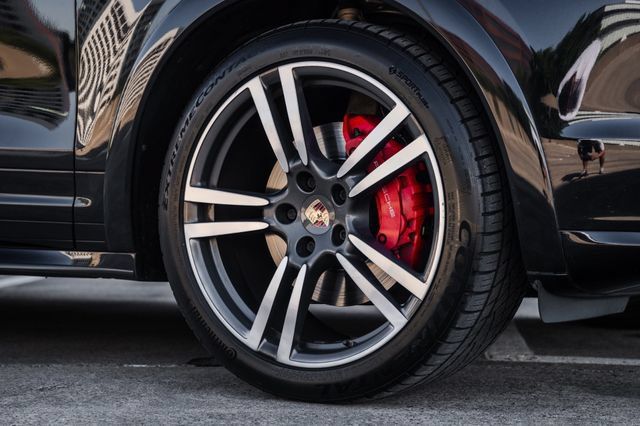 Used 2014 Porsche Cayenne GTS AWD/4WD image 57