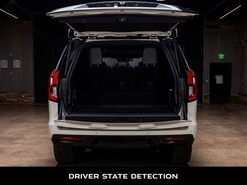 Used 2025 Ford Expedition Platinum w/ Stealth Performance Package image 9