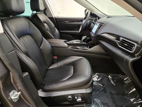 Certified 2022 Maserati Levante GT AWD/4WD image 27