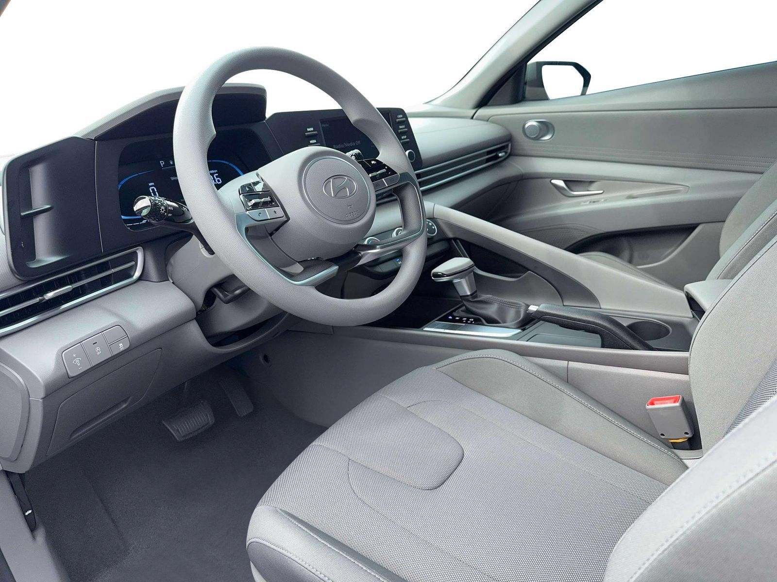 New 2026 Hyundai Elantra SE FWD image 14