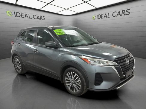 Used 2022 Nissan Kicks SV FWD image 3