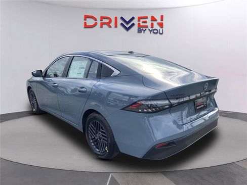New 2026 Nissan Sentra SV w/ SV Convenience Package FWD image 6