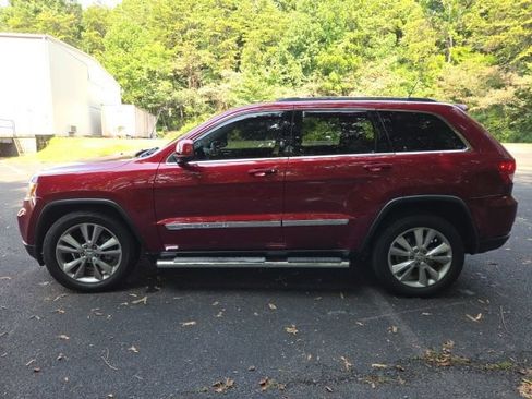 Used 2013 Jeep Grand Cherokee Laredo AWD/4WD image 12